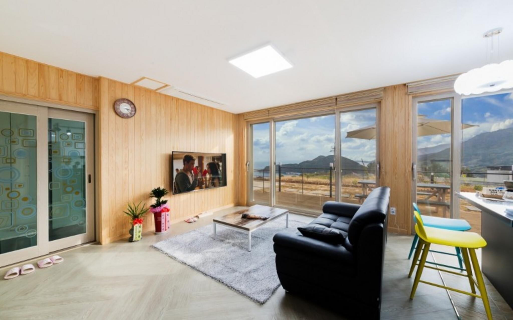 Namhae Traum House Bed and Breakfast