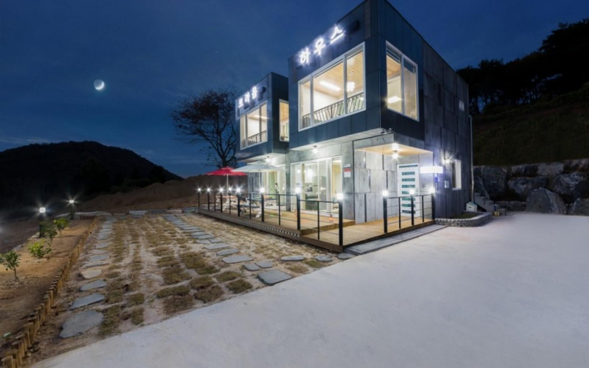 Namhae Traum House Bed and Breakfast