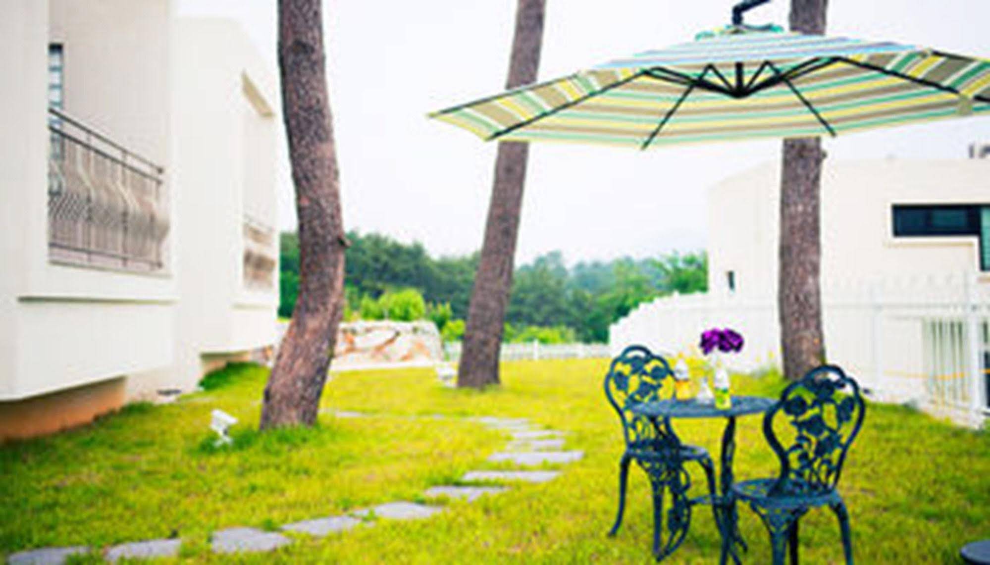 Sea & Pine Pension
