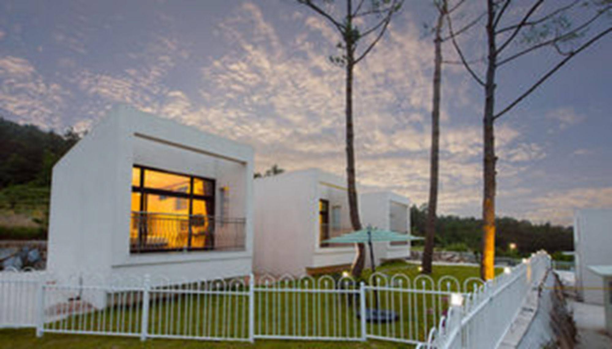 Sea & Pine Pension
