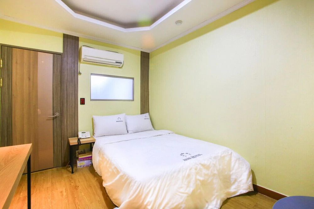 Internet Motel