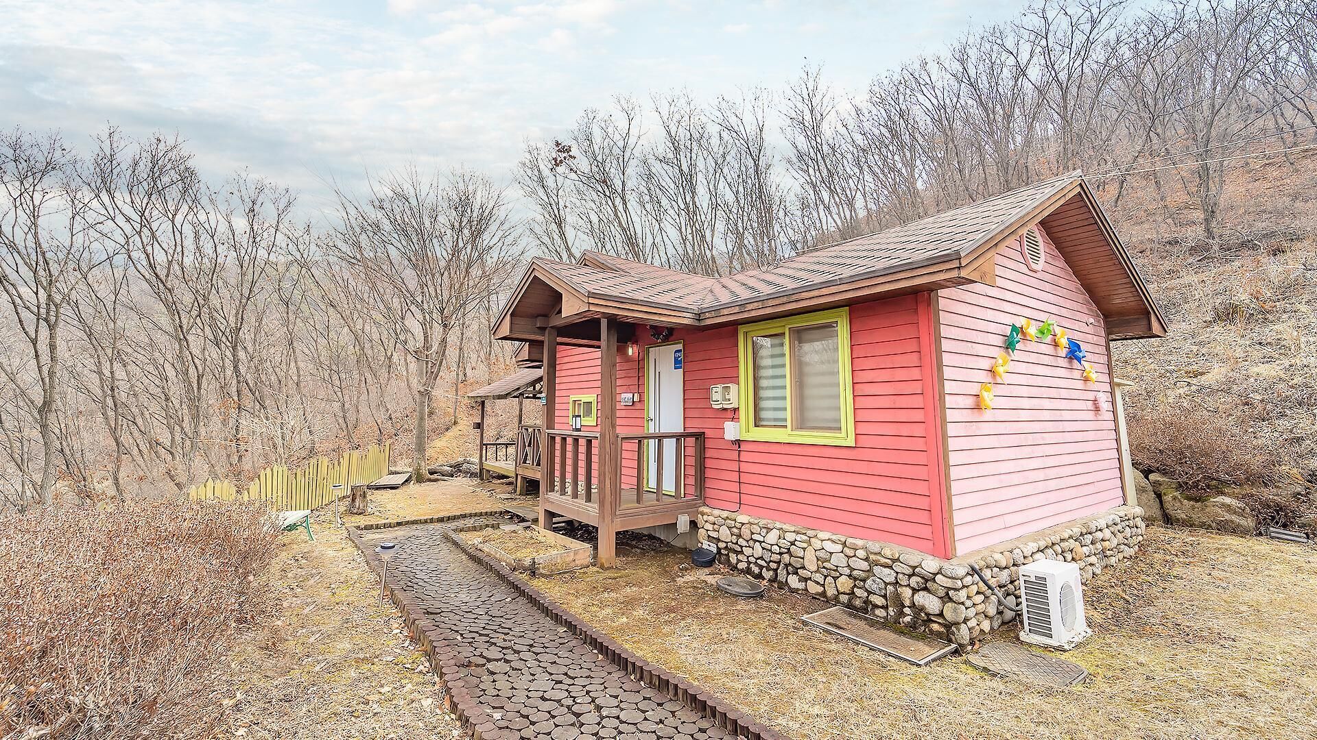 Paju Sugavill Agyeon Dongban Pension