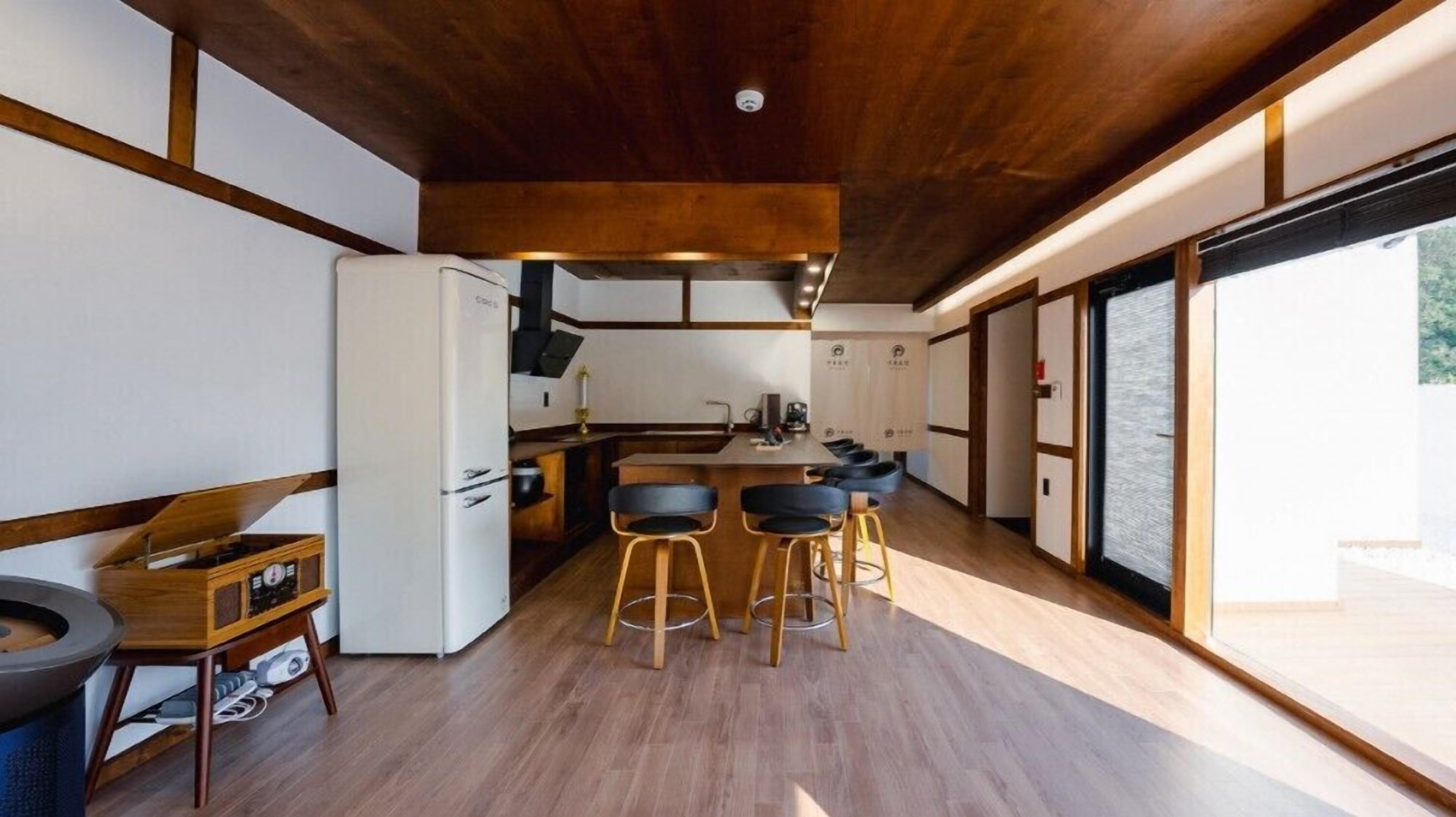 Guryong Ryokan