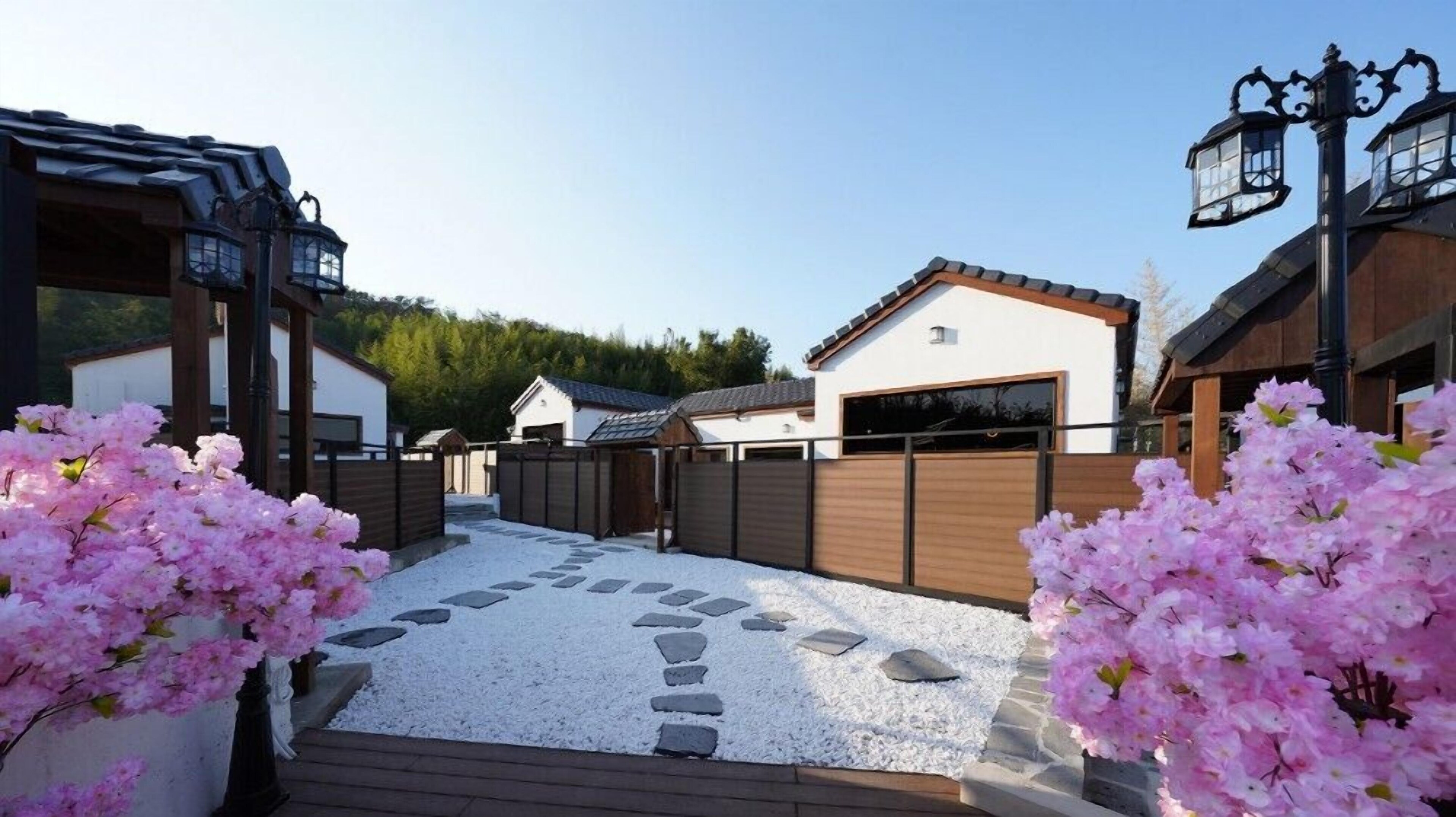 Guryong Ryokan
