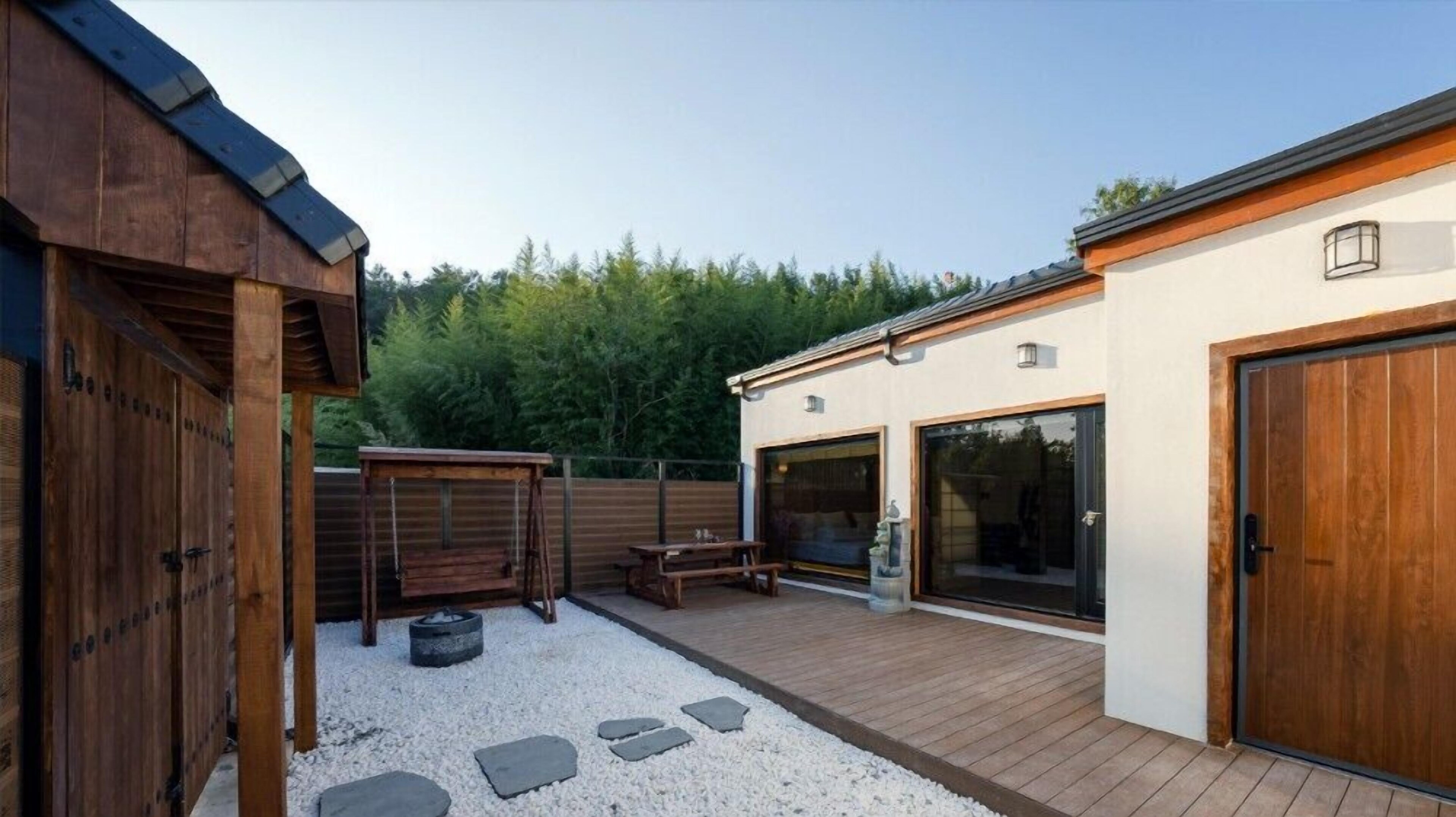 Guryong Ryokan