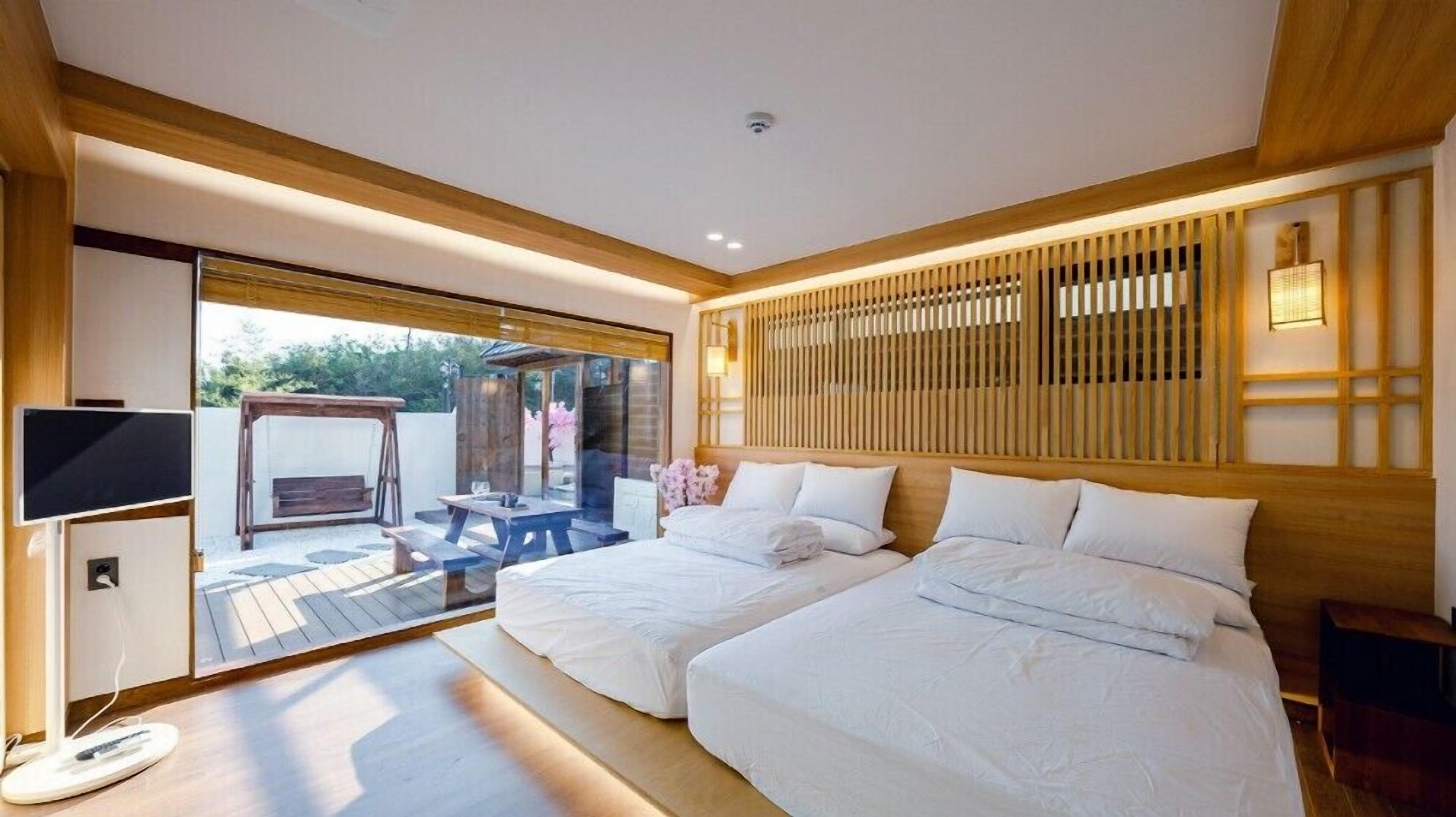 Guryong Ryokan
