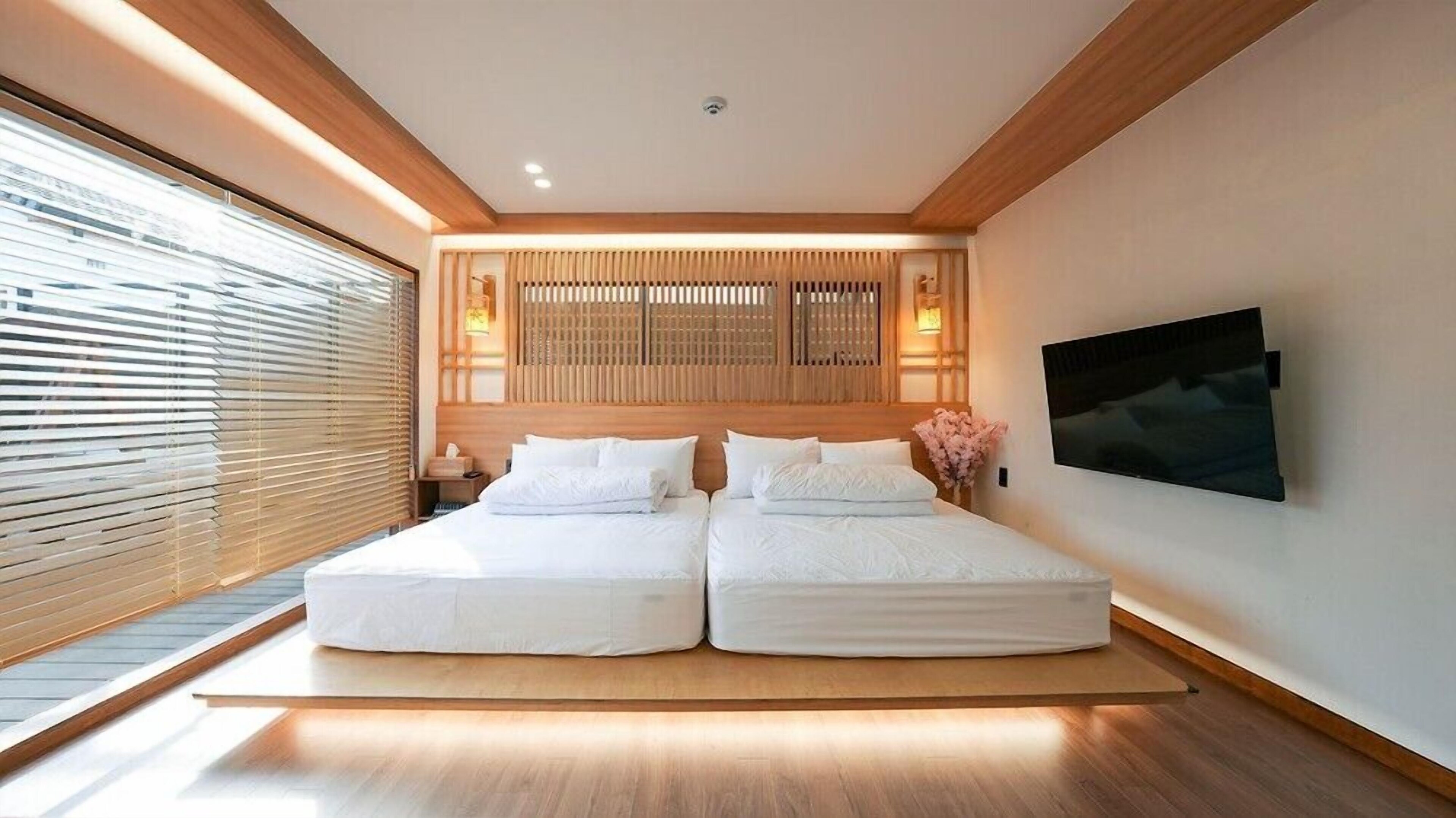 Guryong Ryokan