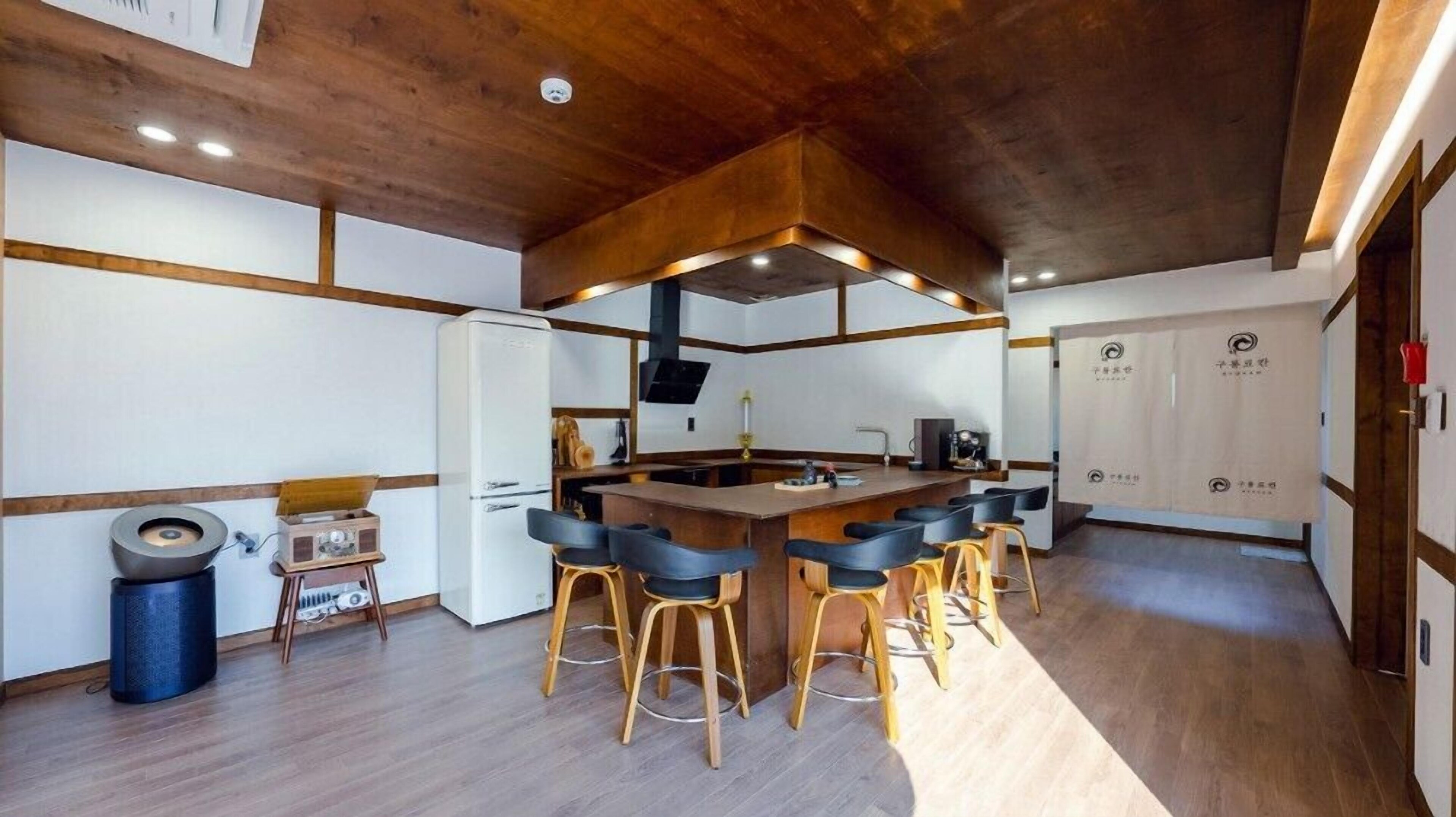 Guryong Ryokan