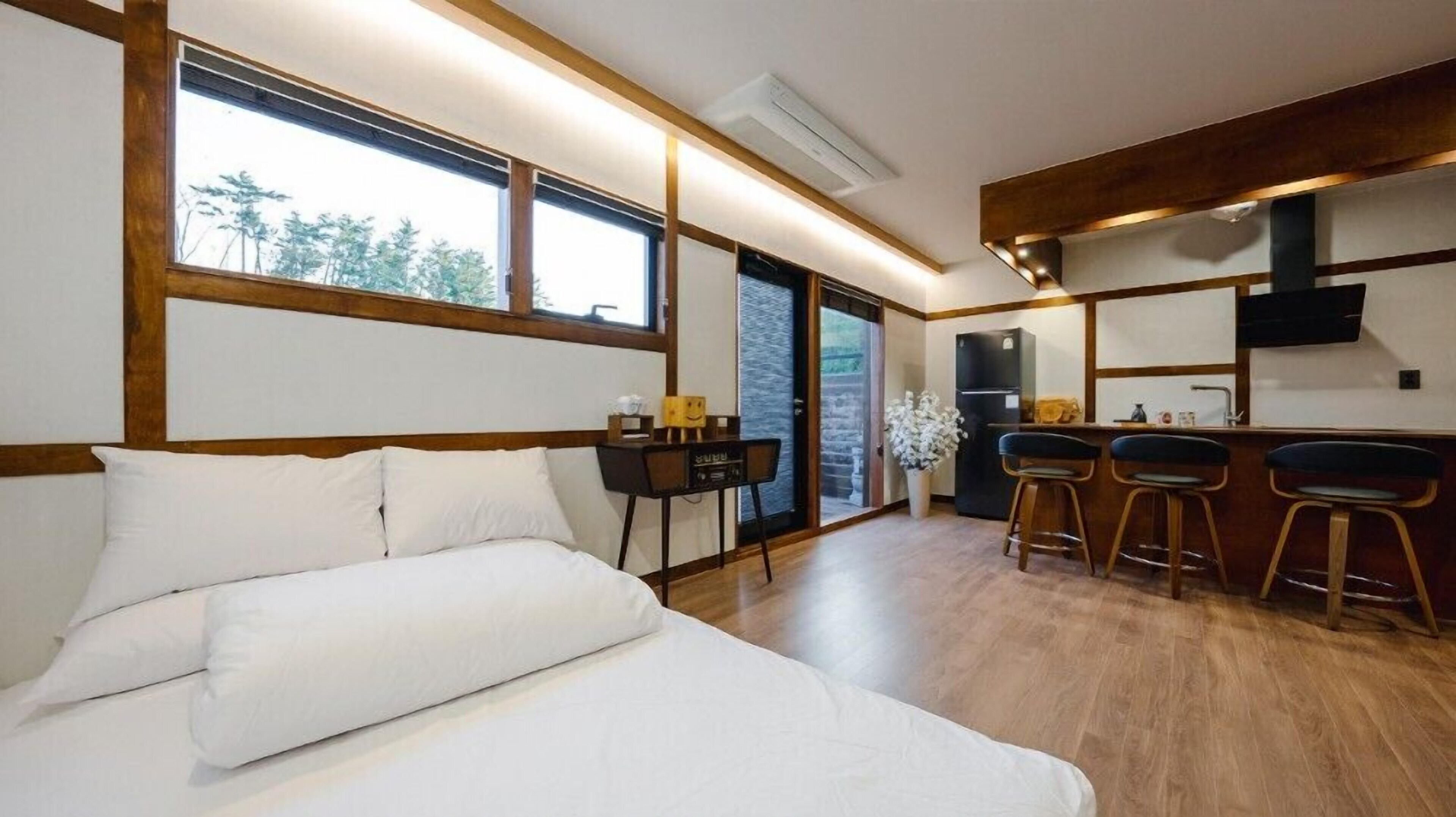 Guryong Ryokan
