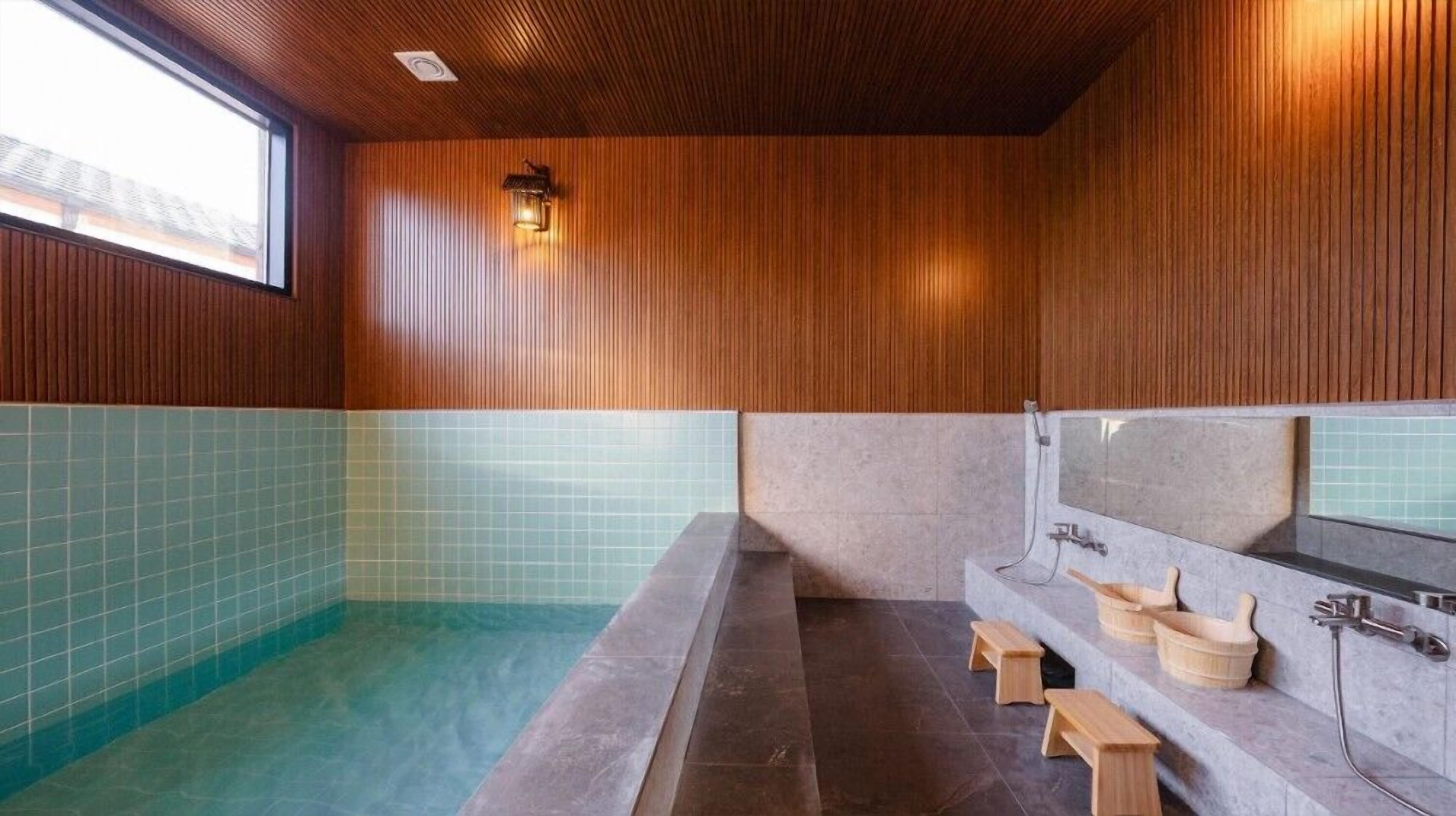 Guryong Ryokan