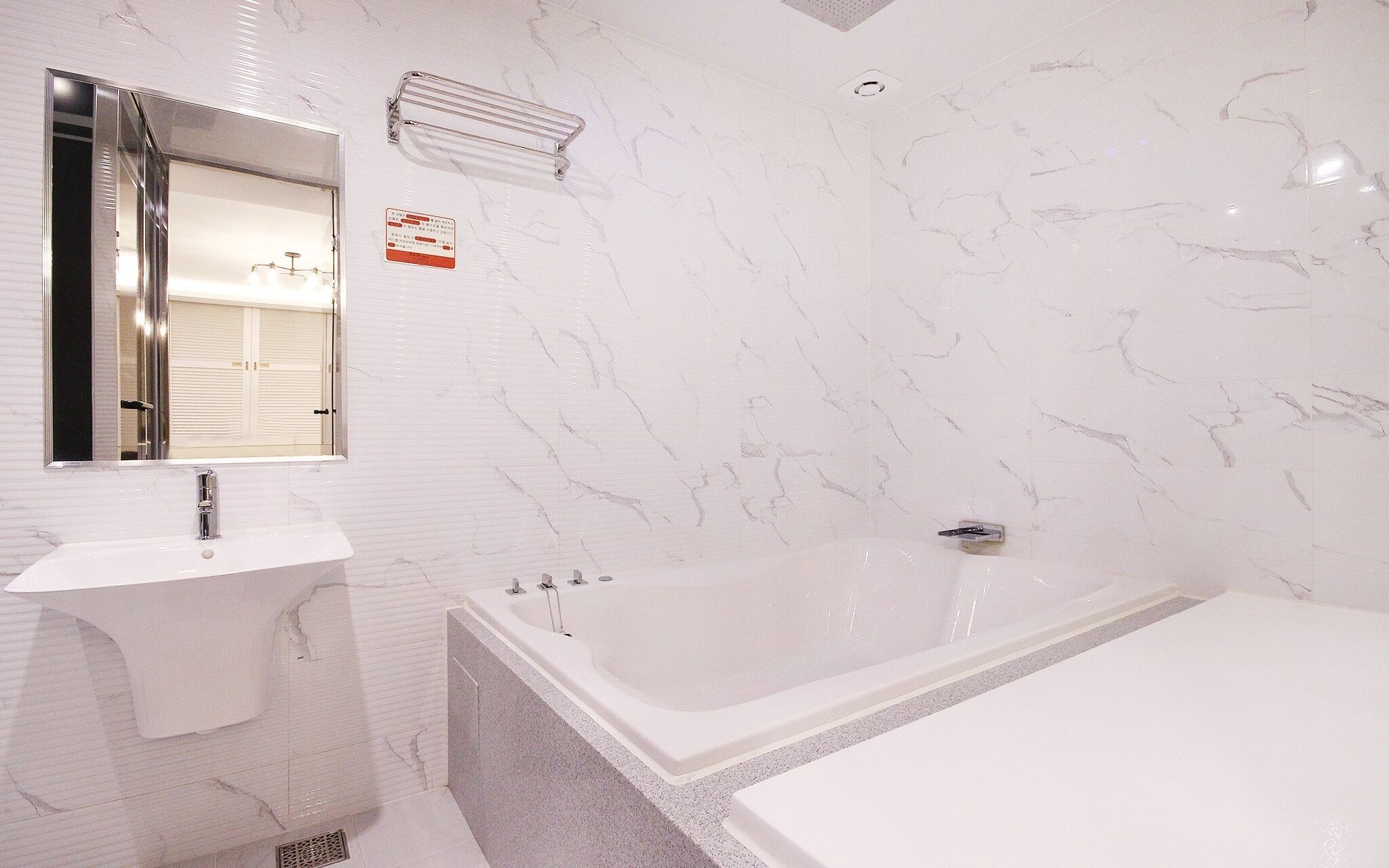 Idea Hotel
