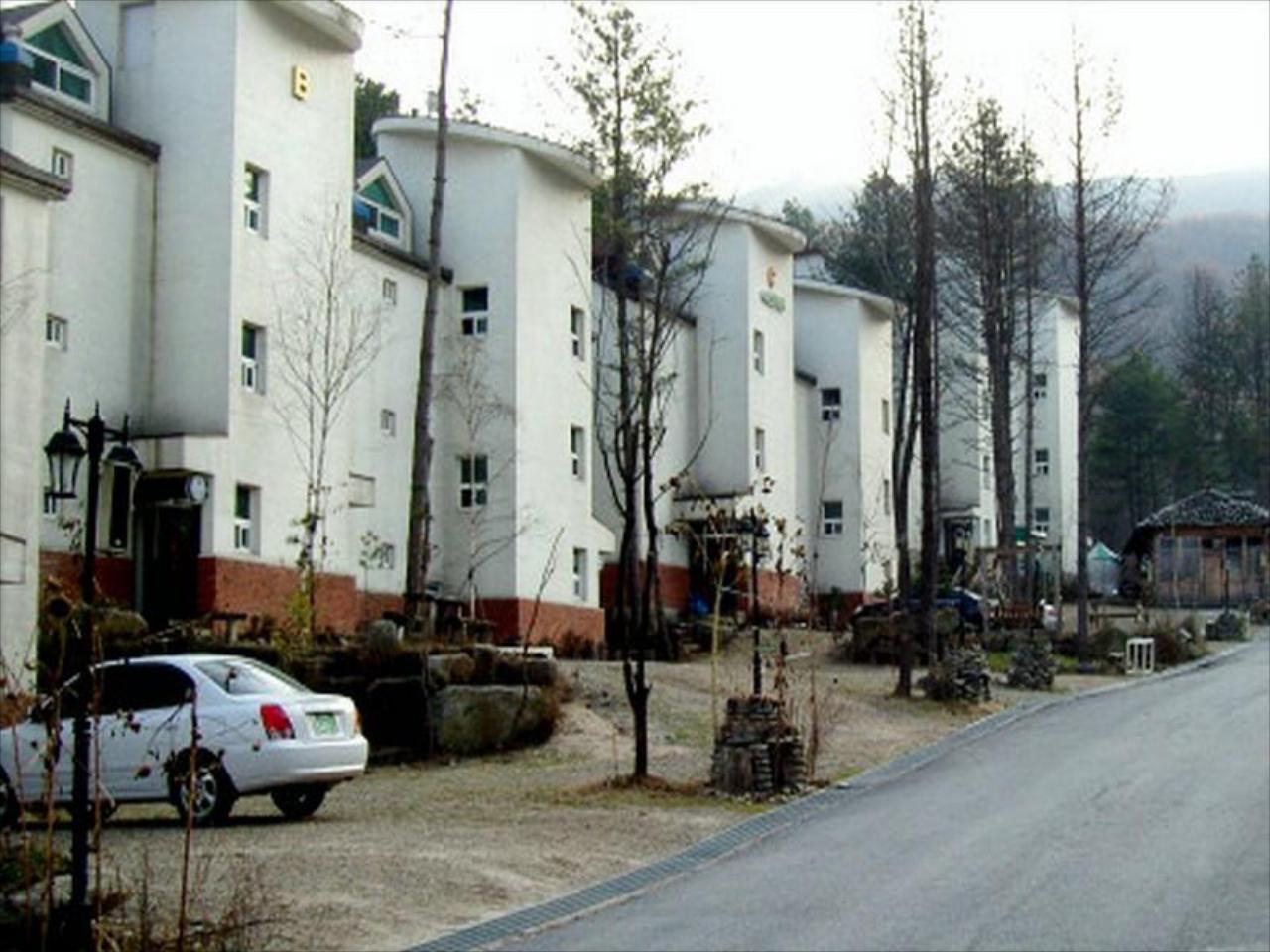 Eastern Park Resort