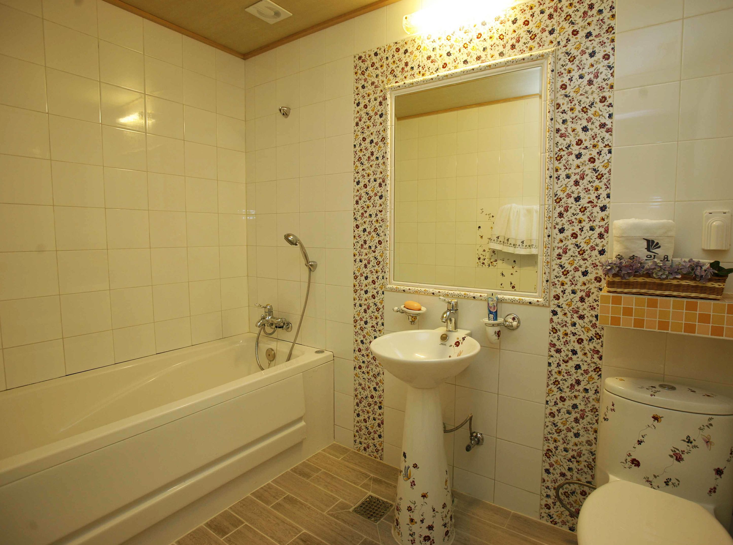 Goodstay Elf Spa Resort