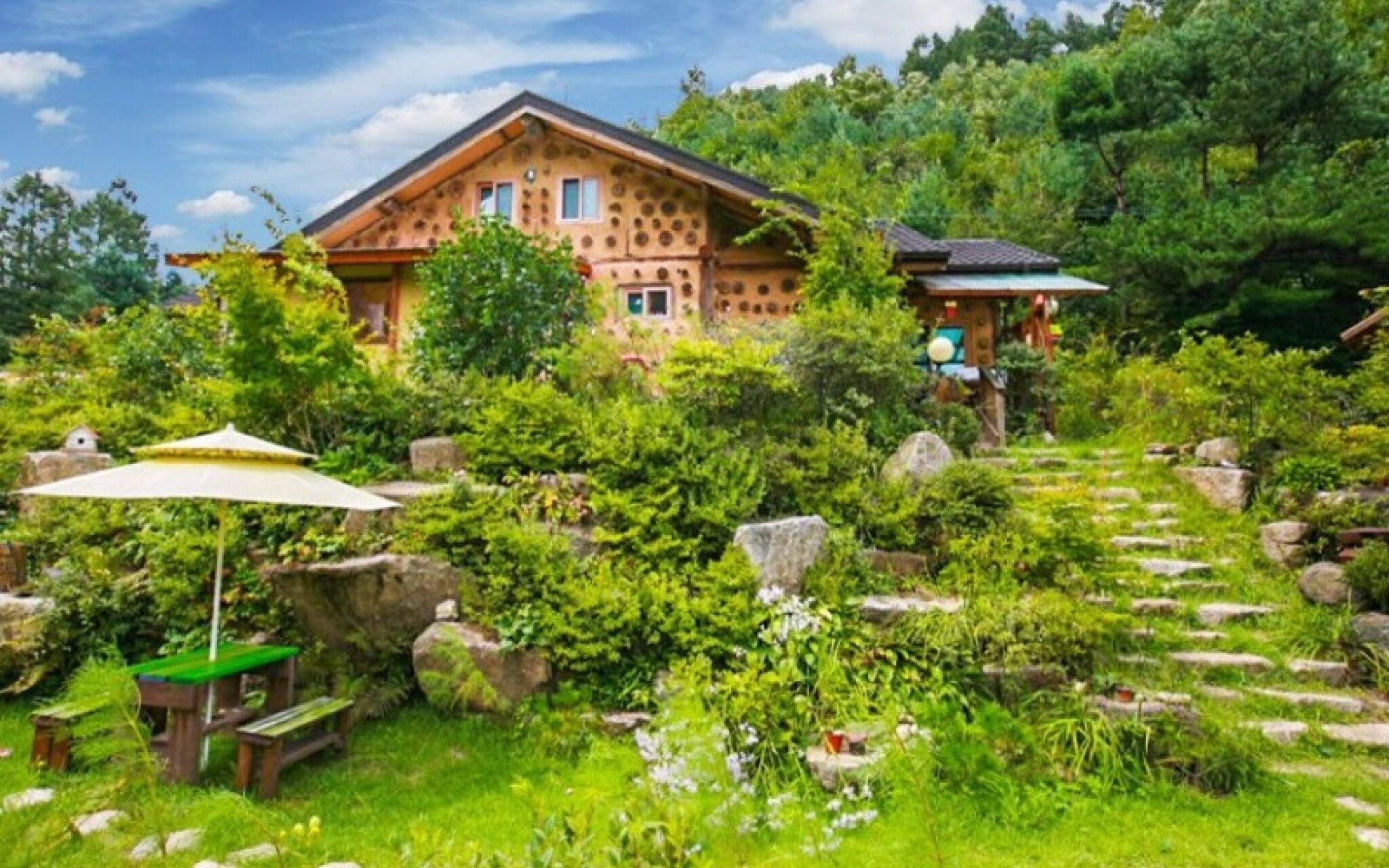 Pyeongchang Dolbaenamu Segeuru Pension