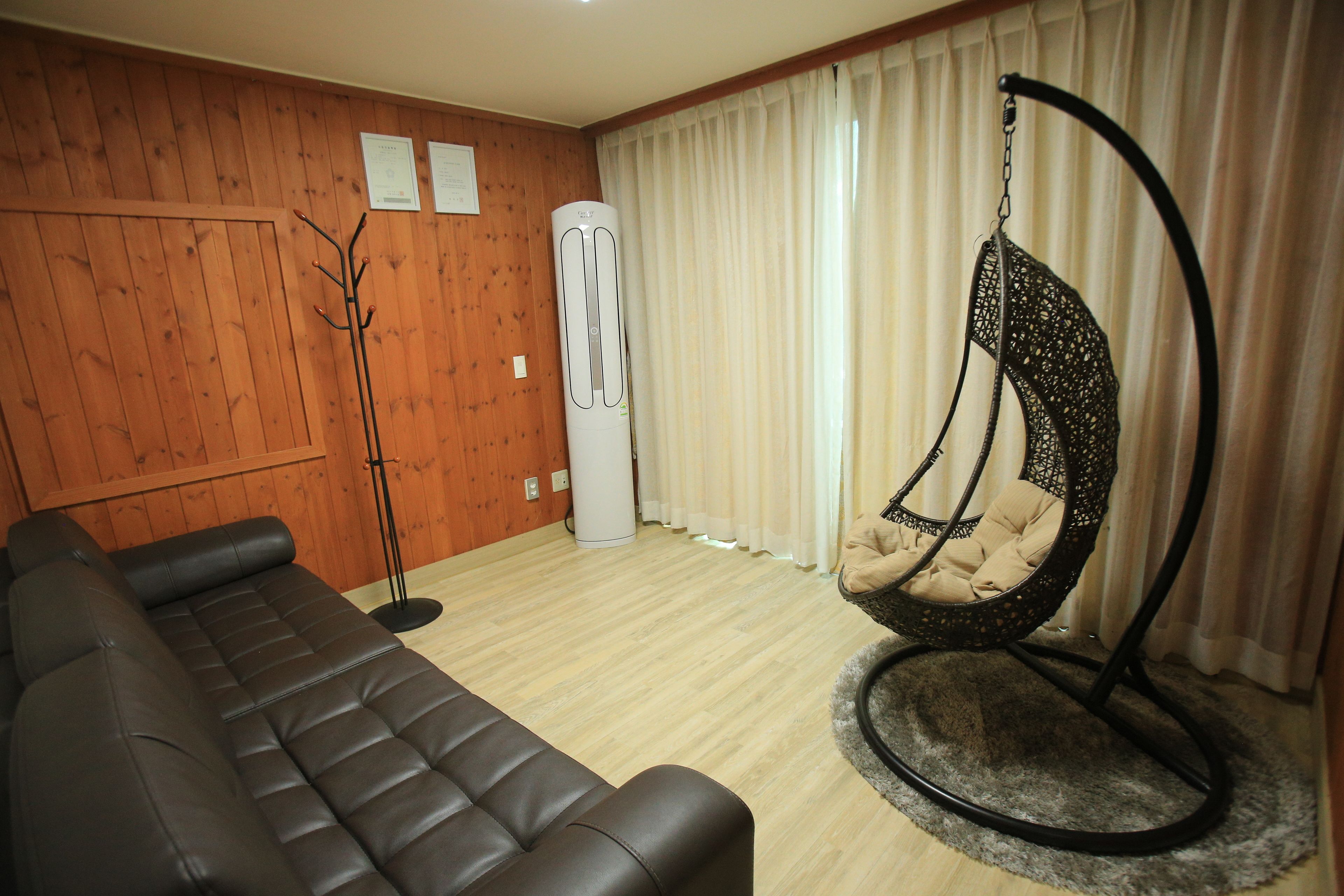 Rodem Tree Pension