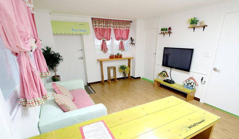 Daegwalnyeonng Wild Floaroma Pension
