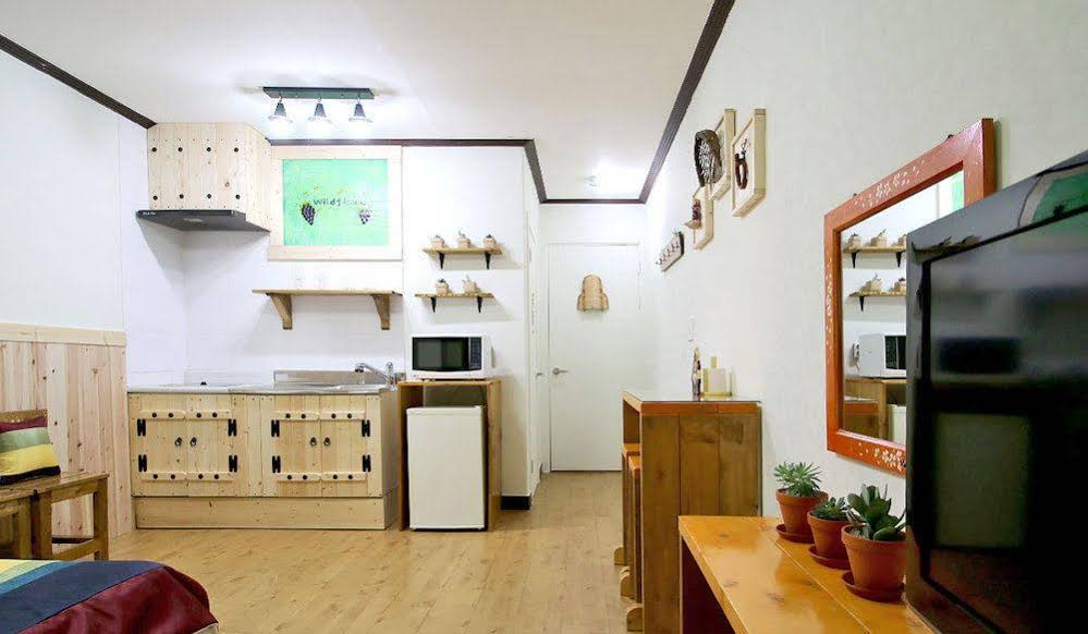 Daegwalnyeonng Wild Floaroma Pension
