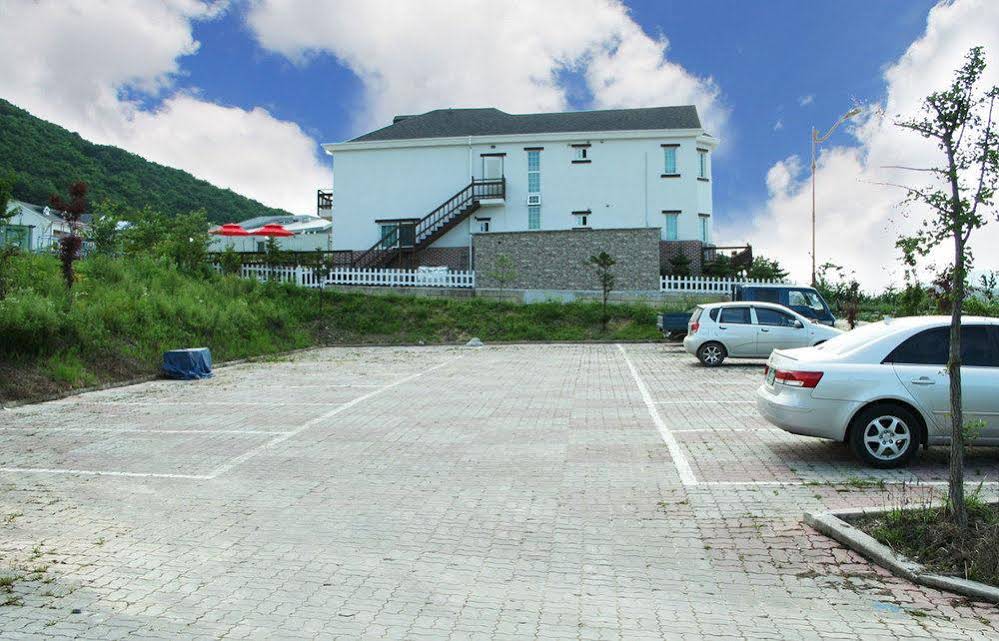 Daegwalnyeonng Wild Floaroma Pension