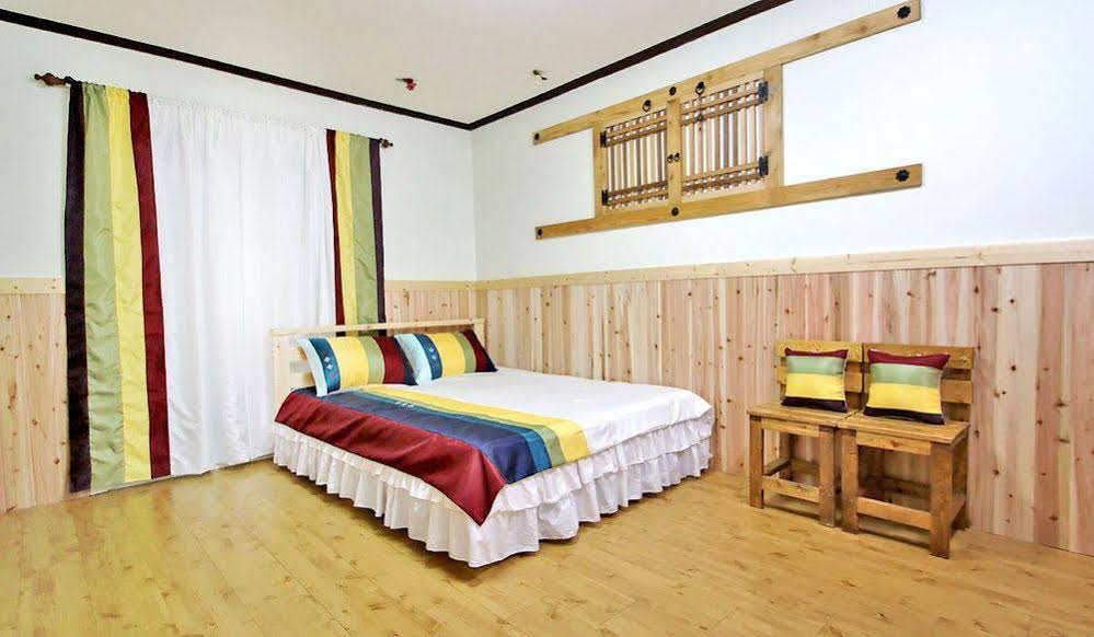 Daegwalnyeonng Wild Floaroma Pension