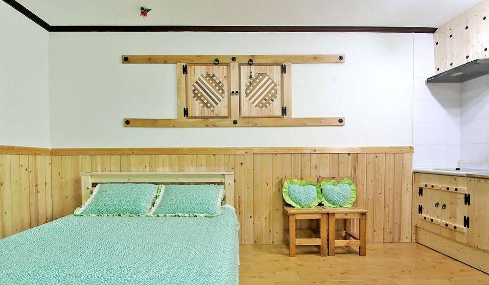 Daegwalnyeonng Wild Floaroma Pension