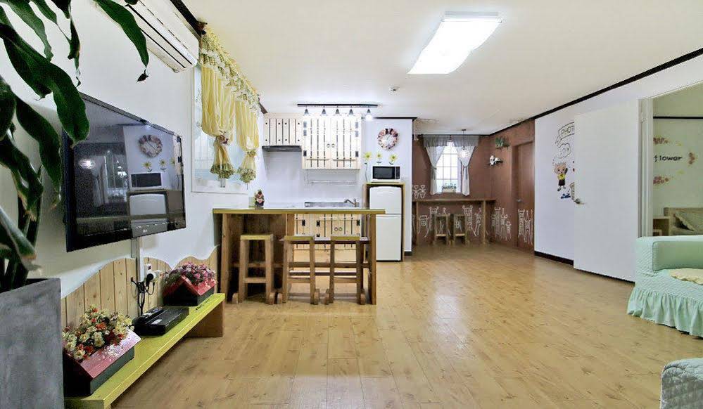 Daegwalnyeonng Wild Floaroma Pension