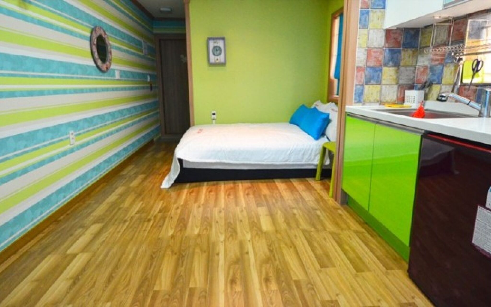 Seocheon Red Windmill Attiang Pension