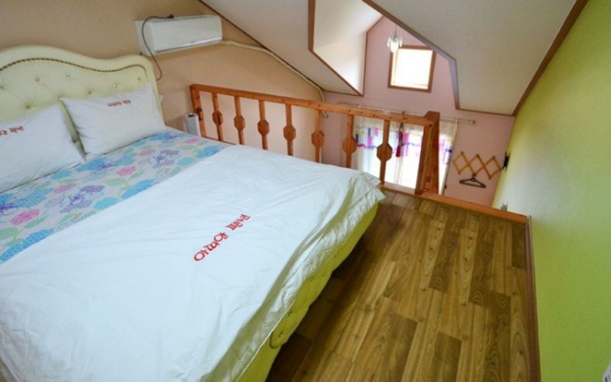 Seocheon Red Windmill Attiang Pension