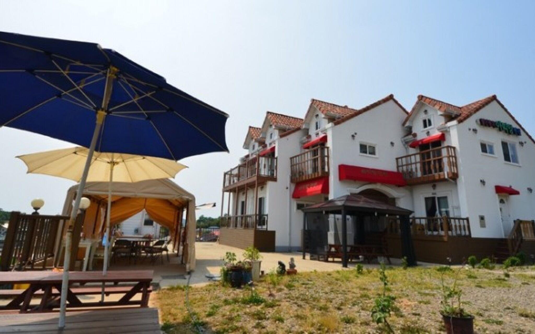 Seocheon Red Windmill Attiang Pension