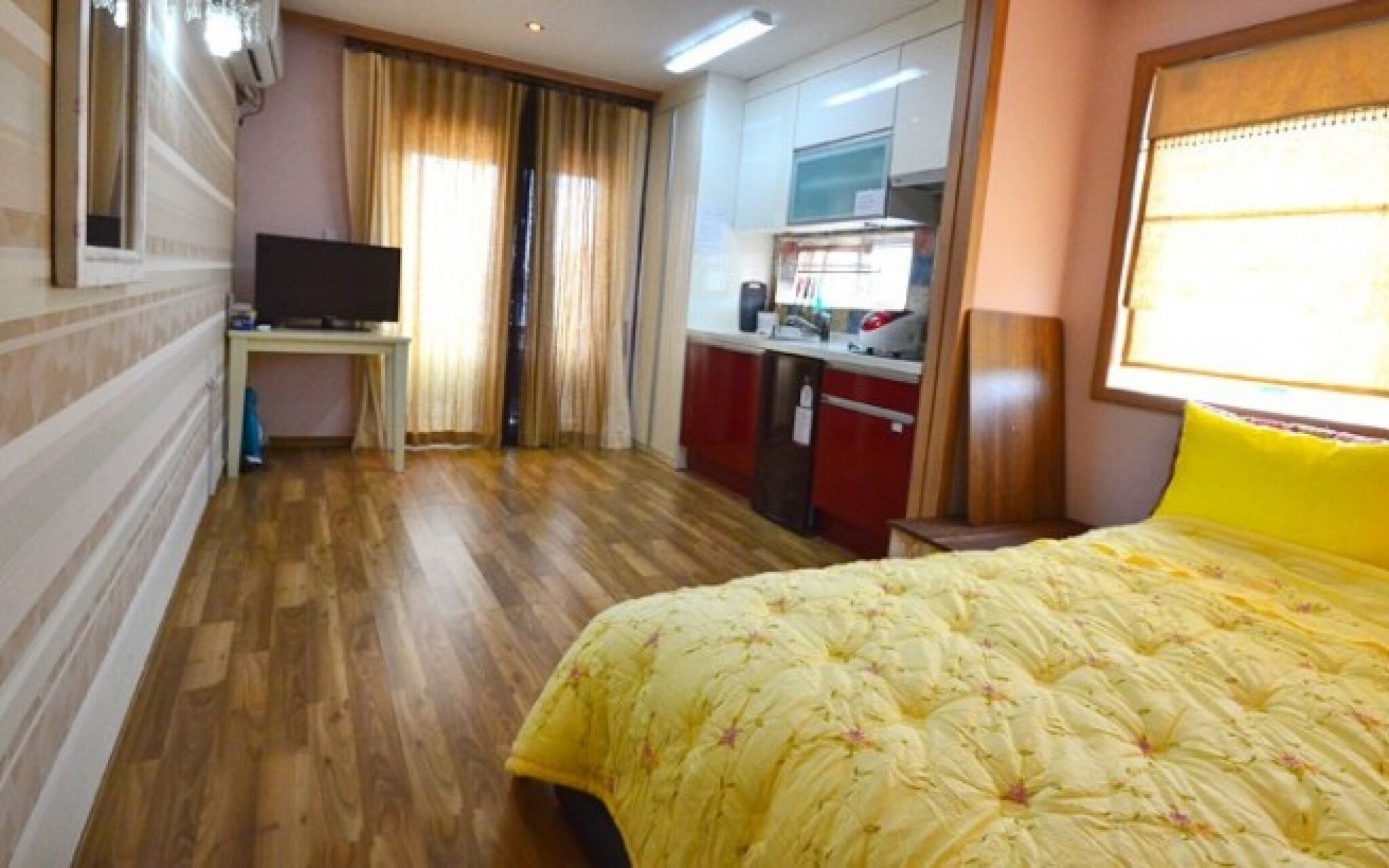 Seocheon Red Windmill Attiang Pension