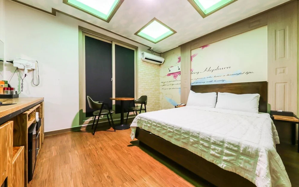 Seocheon Taxi Hotel