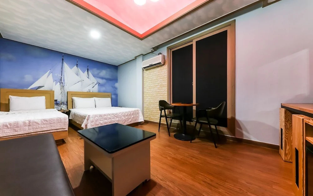 Seocheon Taxi Hotel
