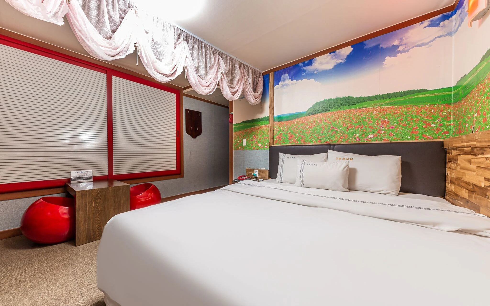 Sharp Motel