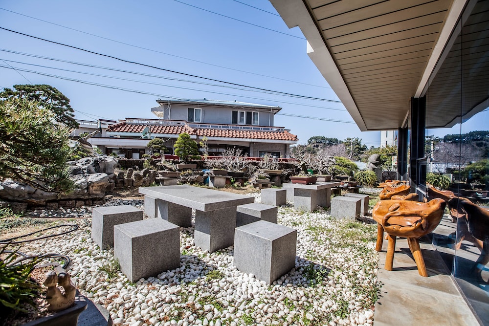 Cheonjiyeon Hotel