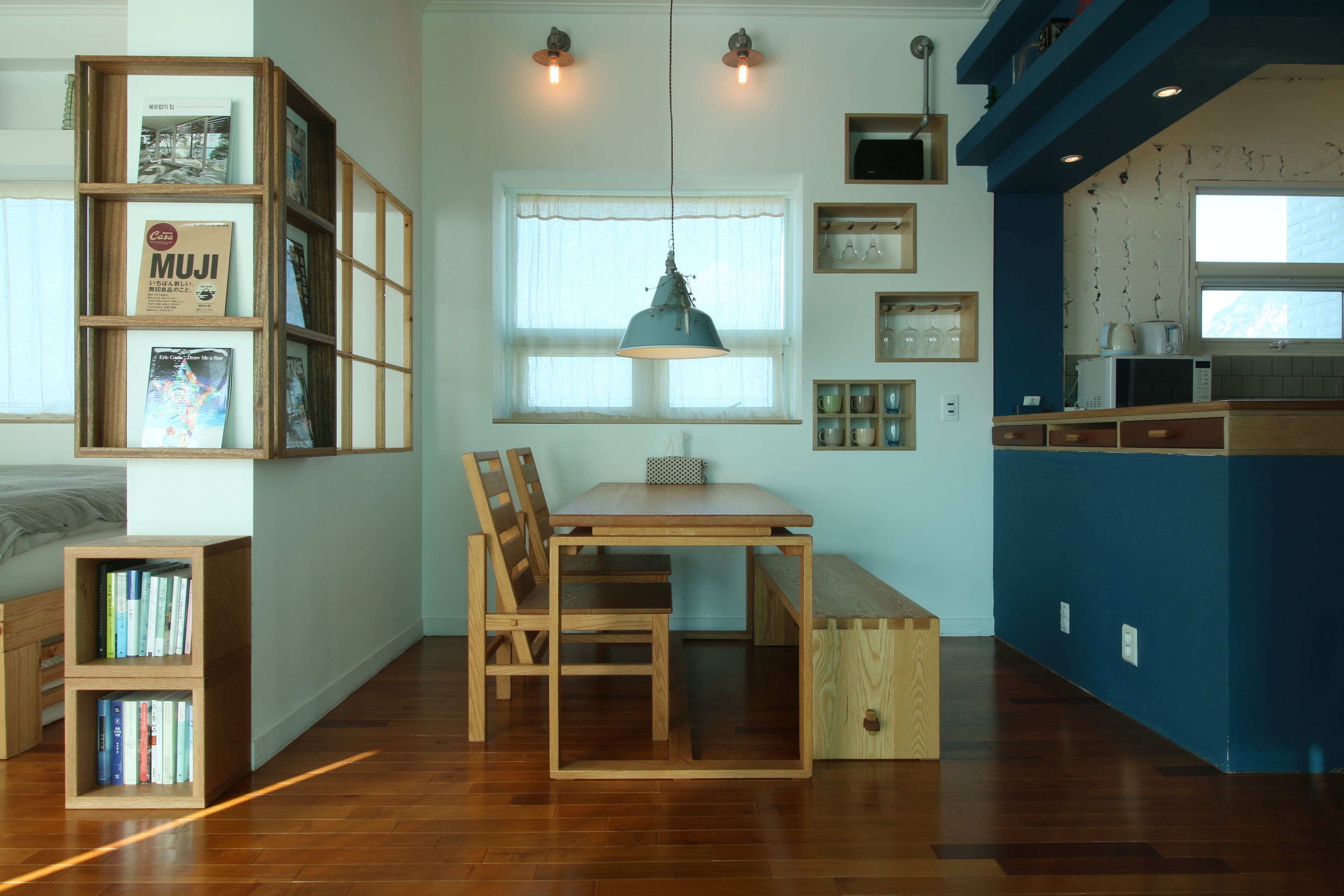 Hoclack Rooftop Moonlight