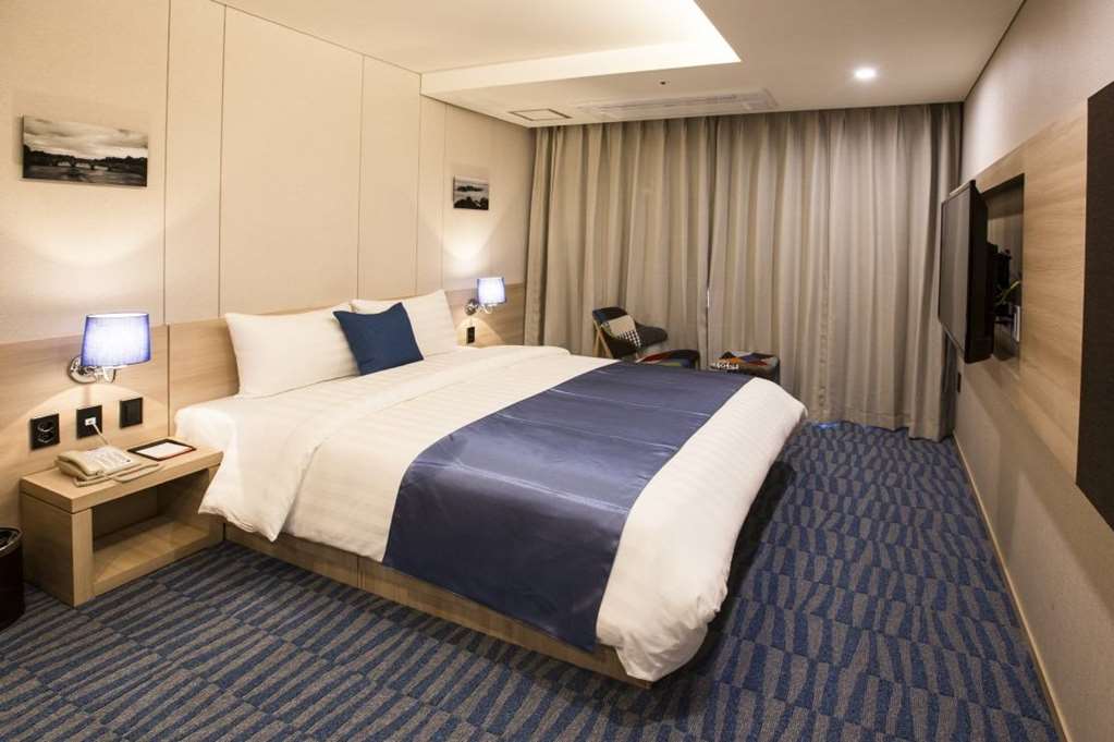 Hotel Bridge Seogwipo