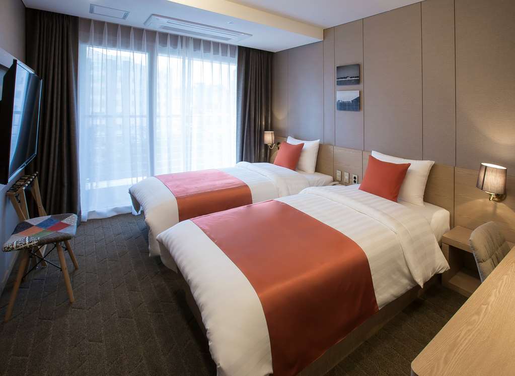 Hotel Bridge Seogwipo