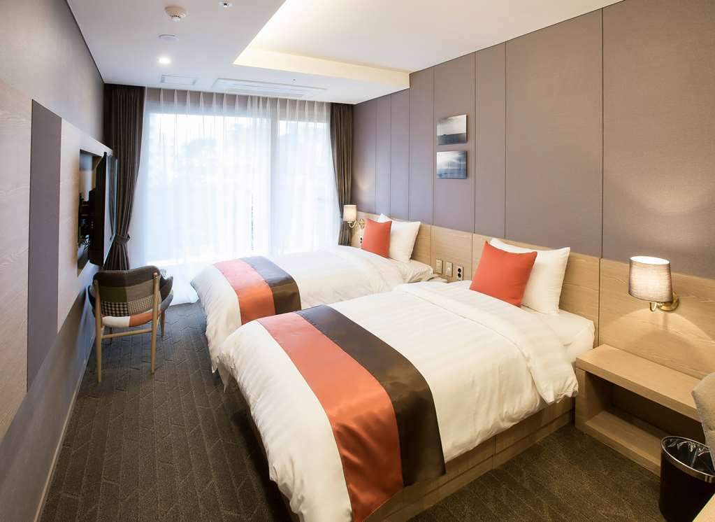 Hotel Bridge Seogwipo