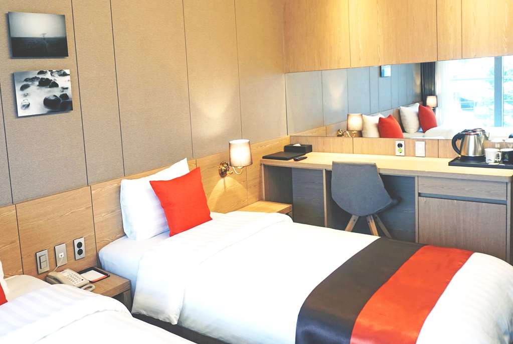 Hotel Bridge Seogwipo