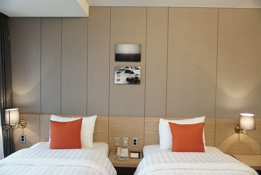 Hotel Bridge Seogwipo