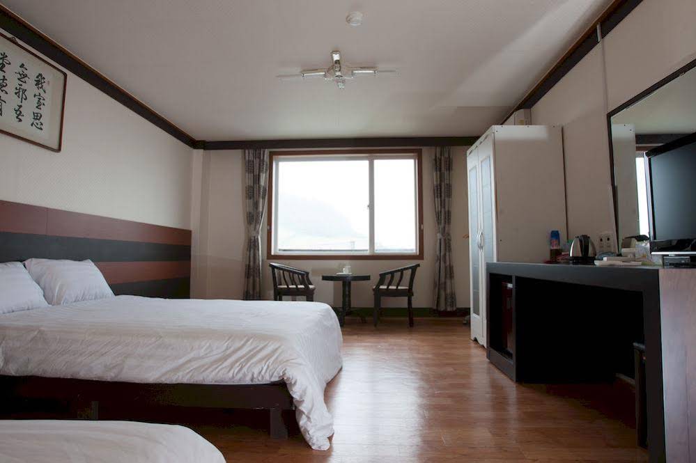 Ilchulbong Hotel