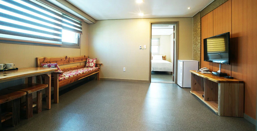 J2 Family Hotel Jeju