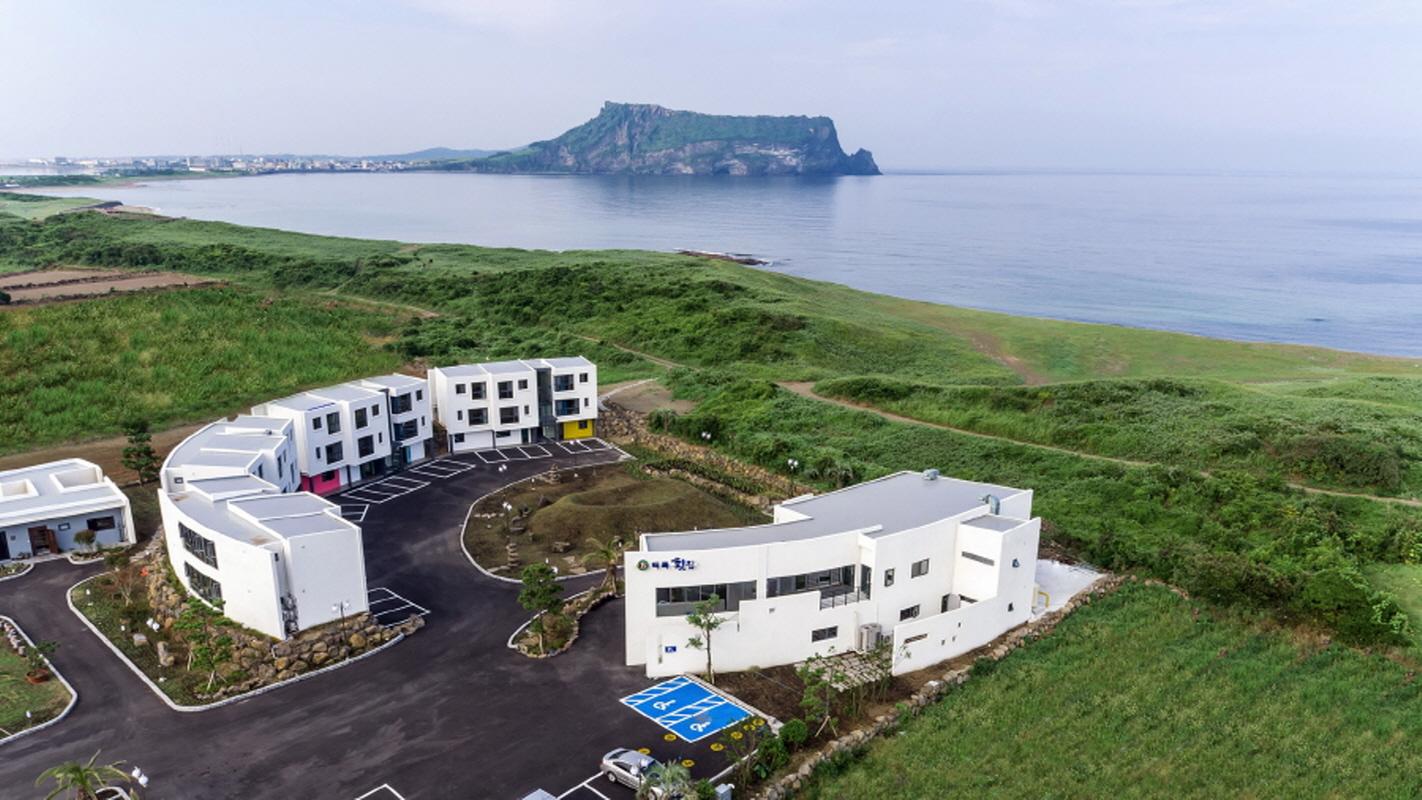 Jeju Baekrok Pension