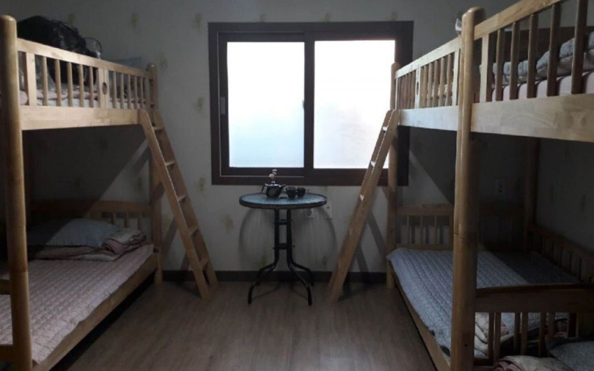 Jeju Beyond Guest House And Book Cafe