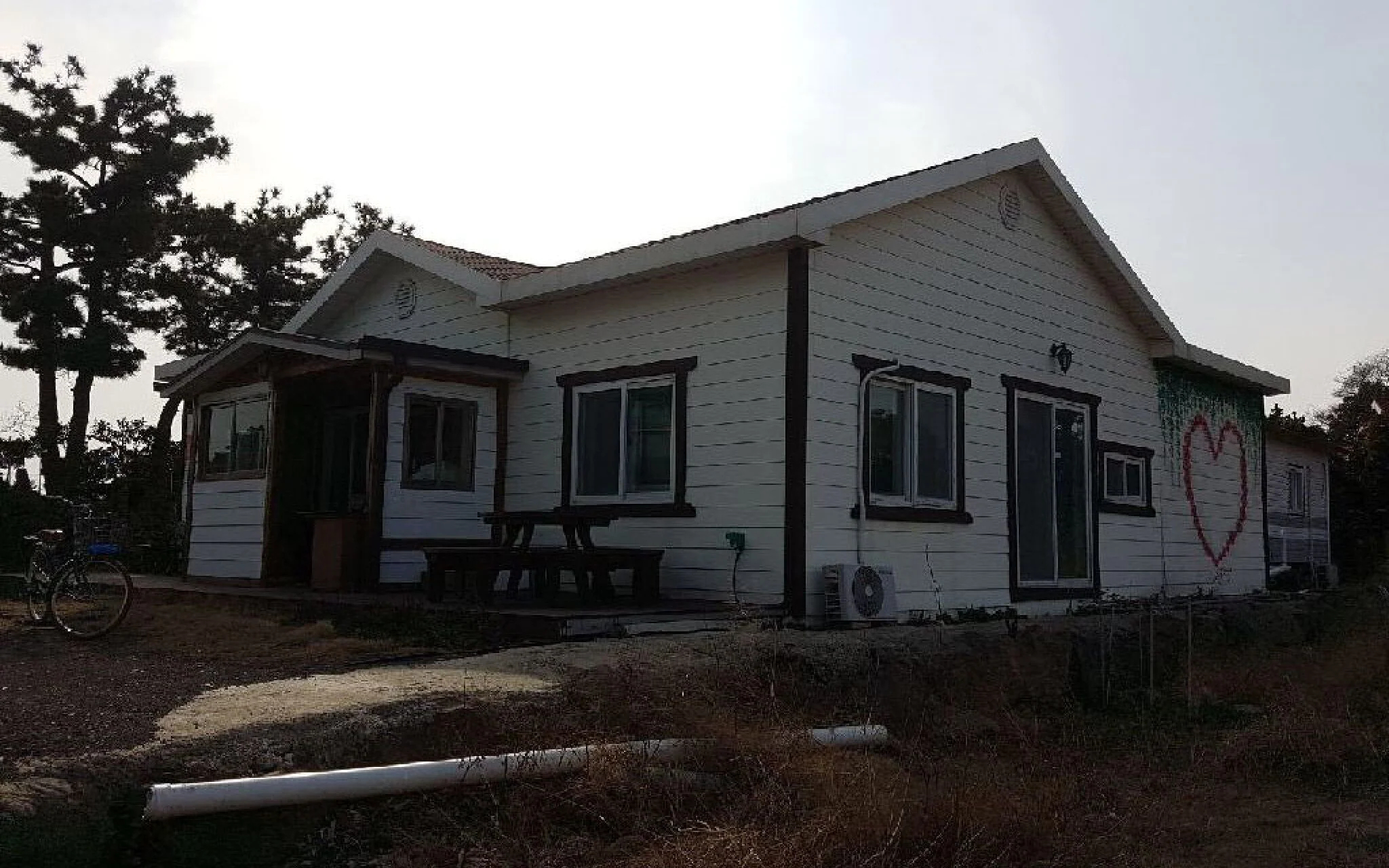 Jeju Beyond Guest House And Book Cafe