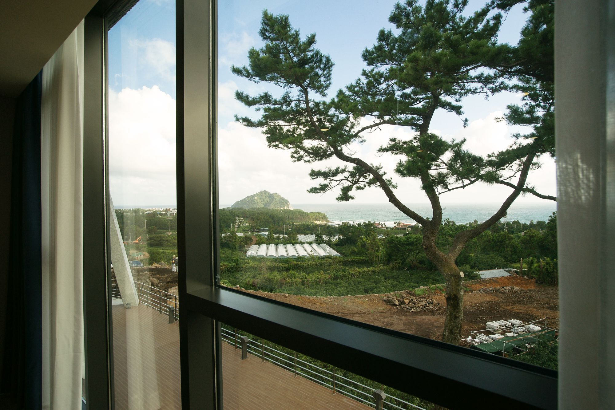 Jeju Bom