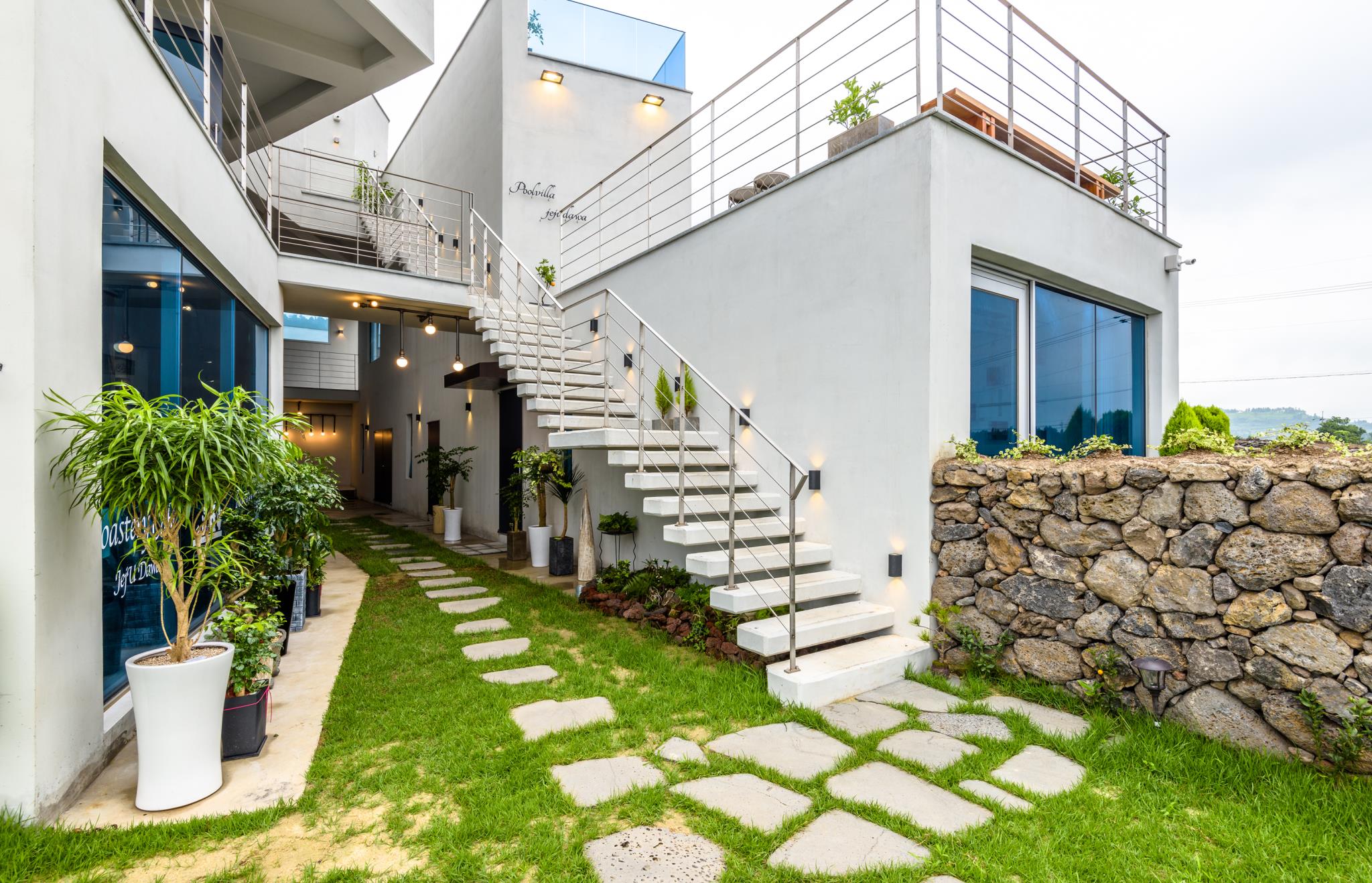 Jeju Dawa Pool Villa