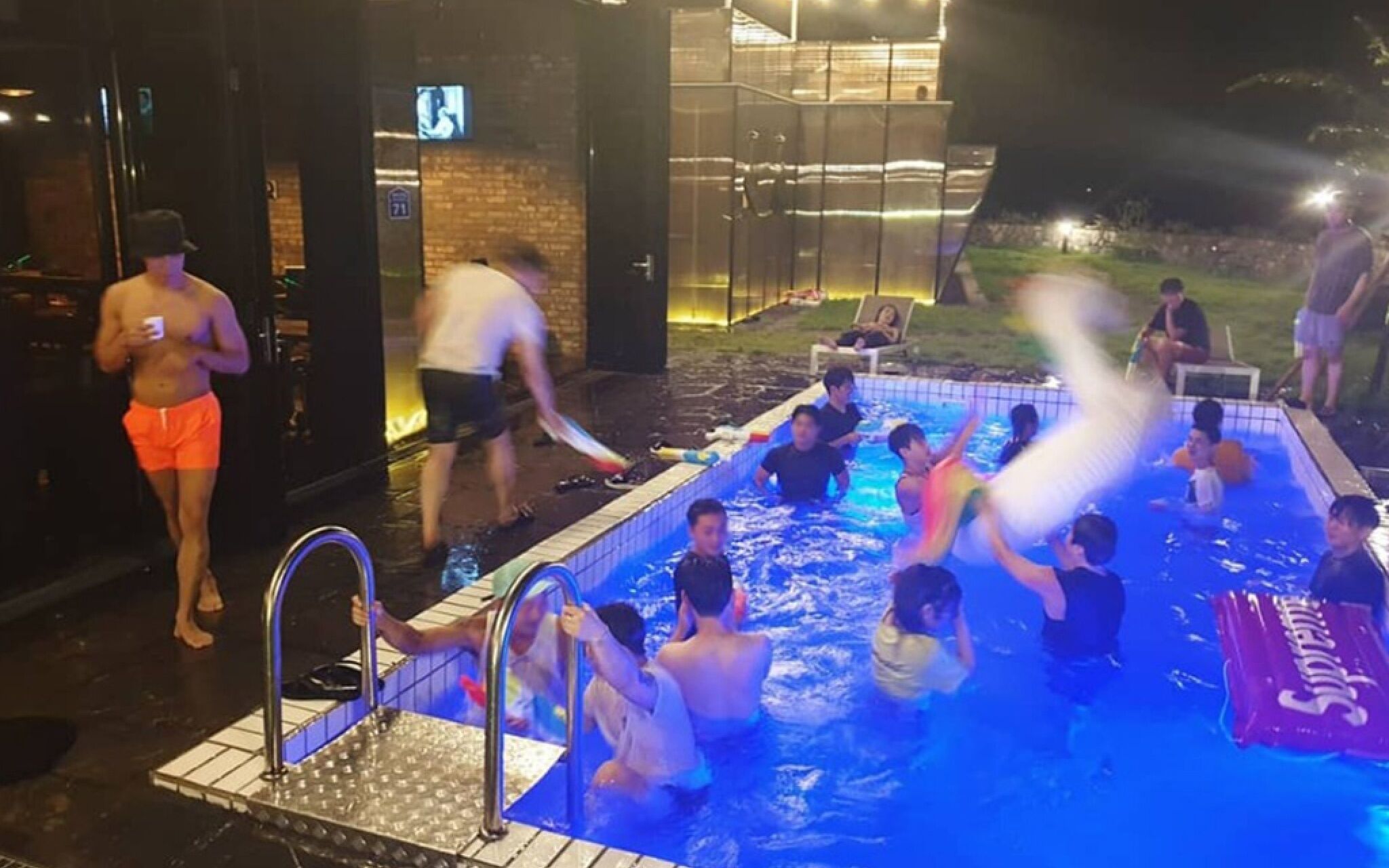 Jeju Ghetto Guest House Party