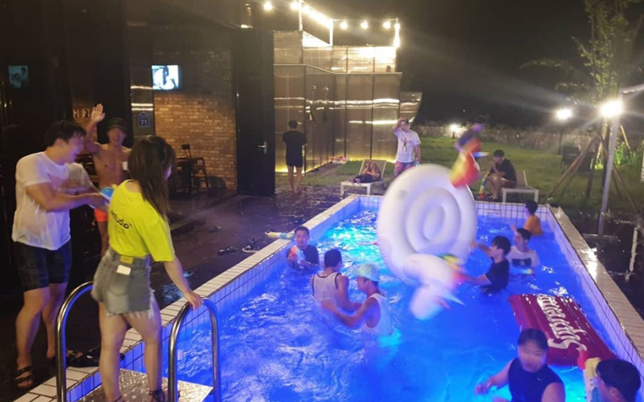 Jeju Ghetto Guest House Party