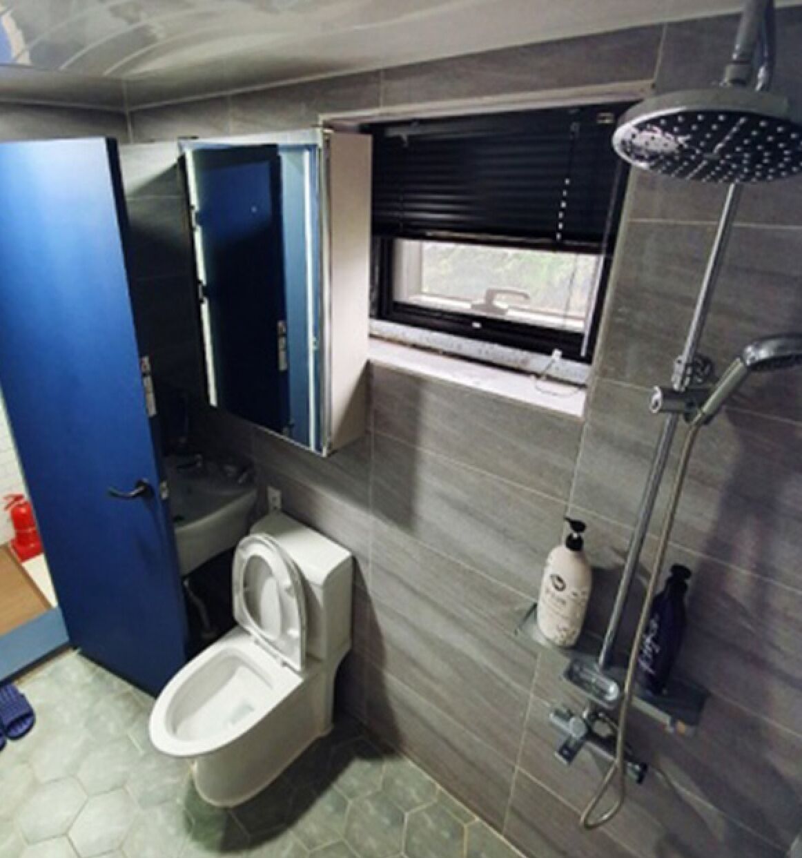 Jeju Ghetto Guest House Party