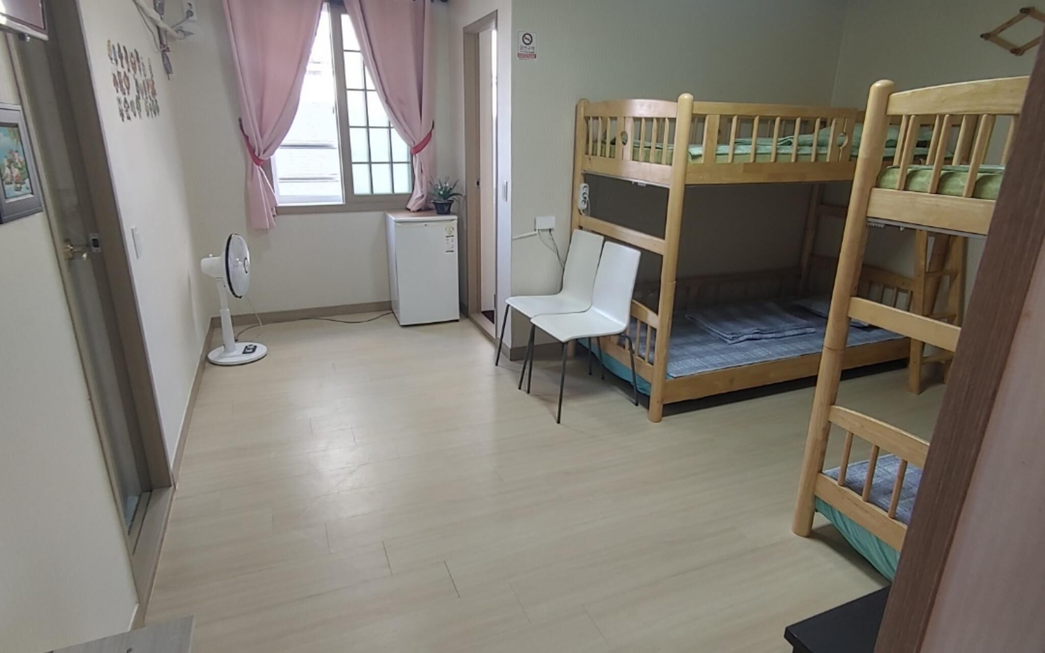 Jeju Gogung Pension-type Guest House